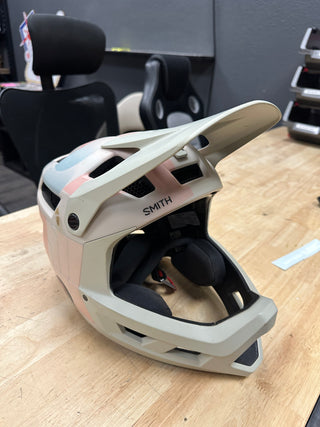 (JTS) Smith full face helmet (size M)